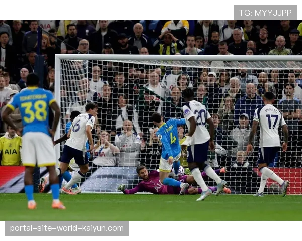 皇马中场创造力不足 位置重叠影响进攻效率